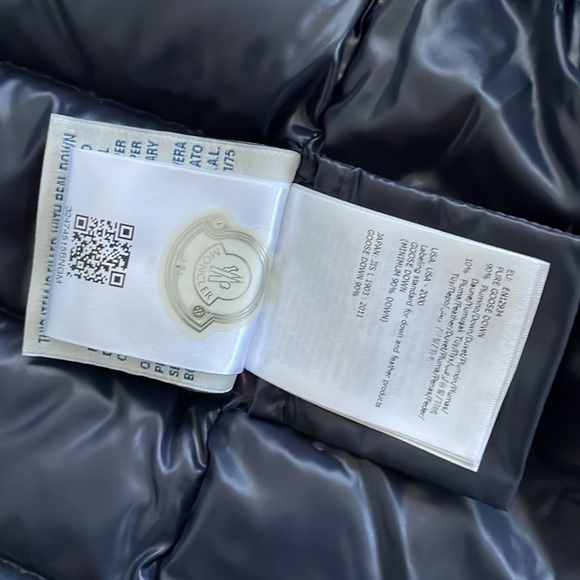 Moncler Maya down puffer jacket, 4T - Picture 3 of 6